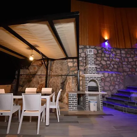 Src Villa