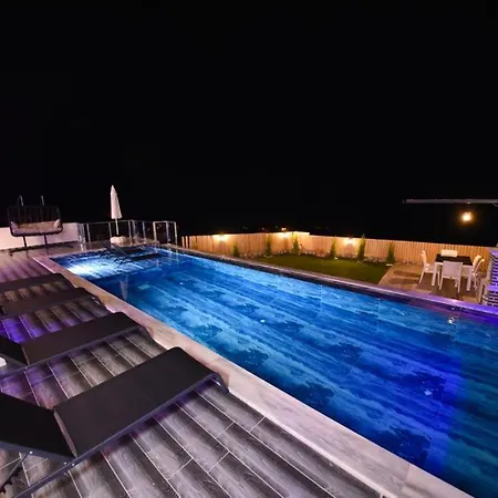 Villa Src